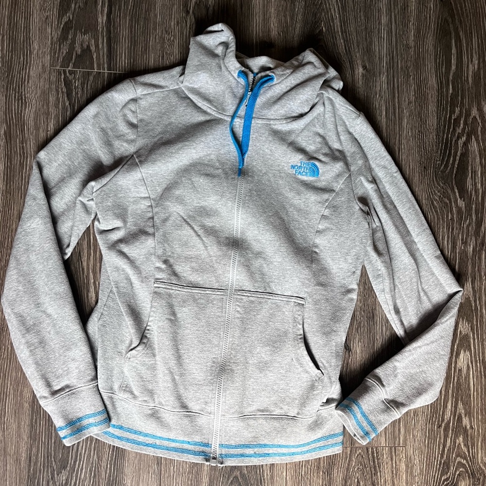 L North face zip up